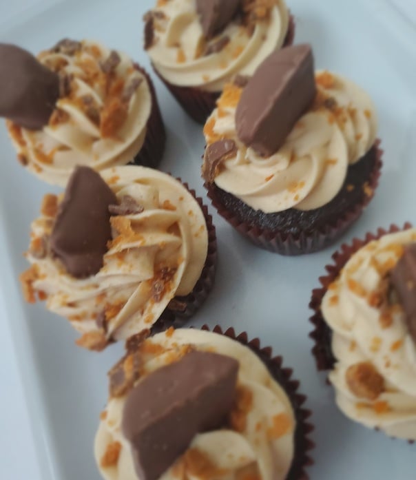 Butterfinger CupCakes-