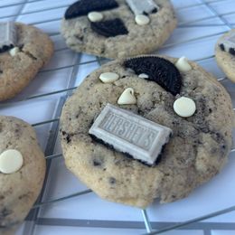 Cookies N Cream Cookies-